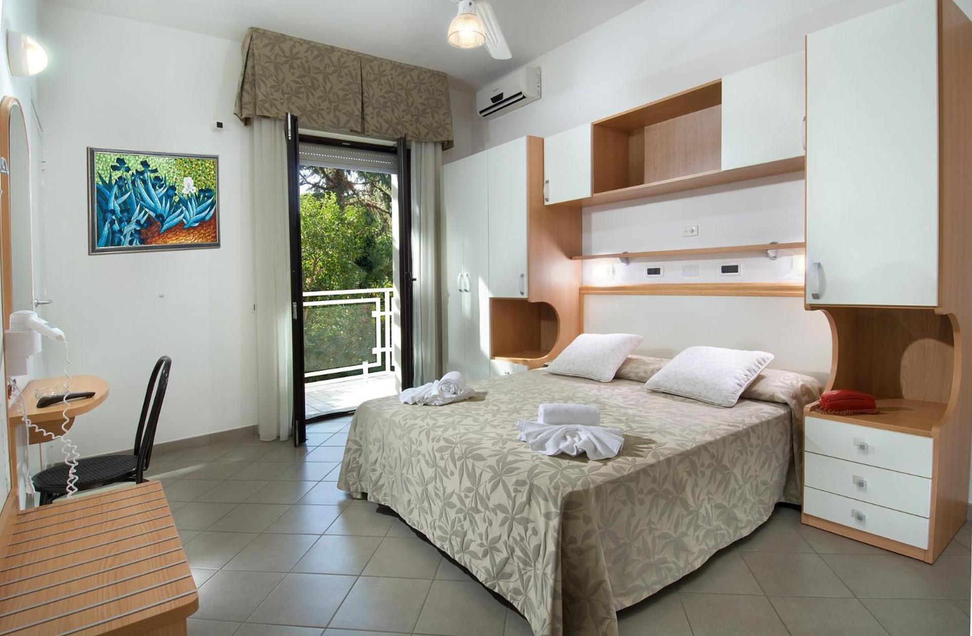 Hotel Trieste แชร์เวีย ภายนอก รูปภาพ
