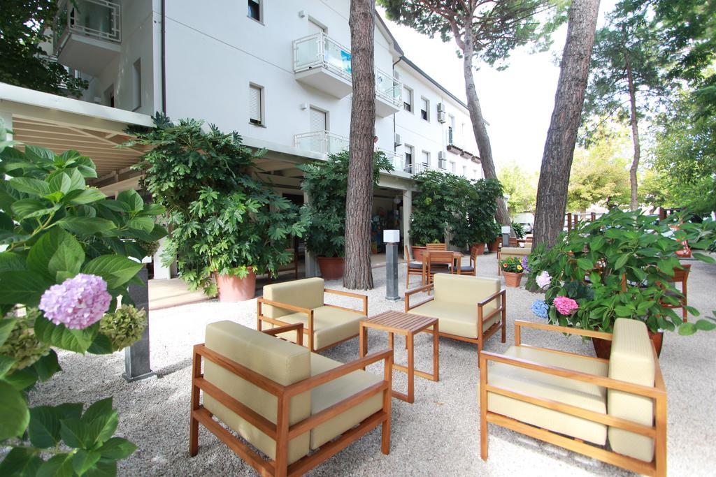 Hotel Trieste แชร์เวีย ภายนอก รูปภาพ